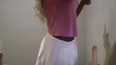 Snapshot of kittencrown chatting on 30, 3, 2026 bambi online show from 30, 3, 2026