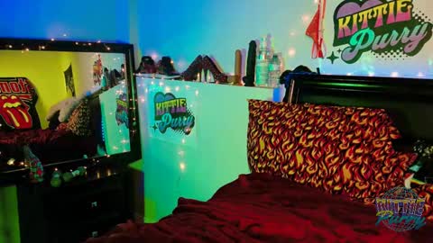 Kittie Purry online show from 7, 3, 2025