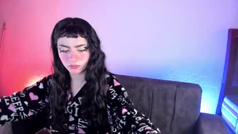 Snapshot of kitty__chs chatting on 21, 10, 2025 kitty__chs online show from 21, 10, 2025