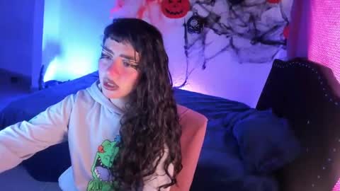 Snapshot of kitty__chs chatting on 6, 11, 2025 kitty__chs online show from 6, 11, 2025