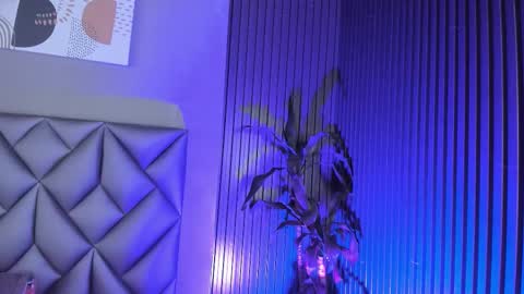 Snapshot of kitty_dolly1 chatting on 12, 11, 2025 online show from 12, 11, 2025