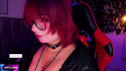 Snapshot of kitty_gang chatting on 23, 10, 2025 Camila online show from 23, 10, 2025