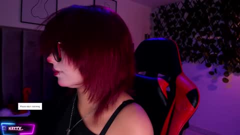 Snapshot of kitty_gang chatting on 25, 10, 2025 Camila online show from 25, 10, 2025