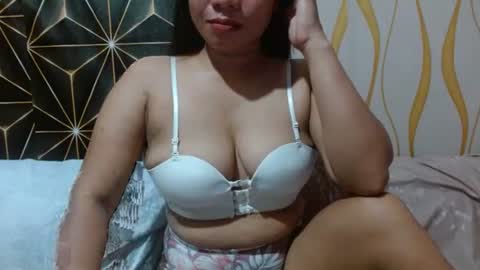 Snapshot of kitty_kheira chatting on 3, 7, 2026 Kheira online show from 3, 7, 2026
