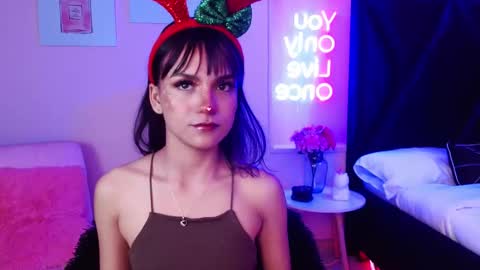 Snapshot of kitty_madness chatting on 19, 12, 2025 KITTY online show from 19, 12, 2025