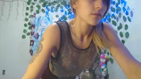 Daniela Ferreira online show from 23, 12, 2024