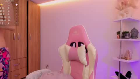 Snapshot of kittyfeet2 chatting on 24, 6, 2026 kitty online show from 24, 6, 2026