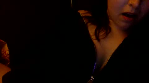 Snapshot of kittygirl__ chatting on 27, 11, 2025 kitty online show from 27, 11, 2025