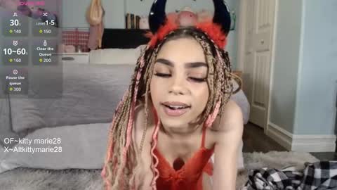 Snapshot of kittymarie28 chatting on 22, 10, 2025 kitty online show from 22, 10, 2025