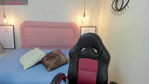 Snapshot of kittytimberlake chatting on 21, 10, 2025 K I T T Y online show from 21, 10, 2025