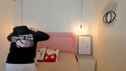 Snapshot of kittytimberlake chatting on 22, 12, 2025 K I T T Y online show from 22, 12, 2025