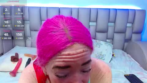 Snapshot of kittywhiteass chatting on 4, 12, 2025 kittywhiteass online show from 4, 12, 2025