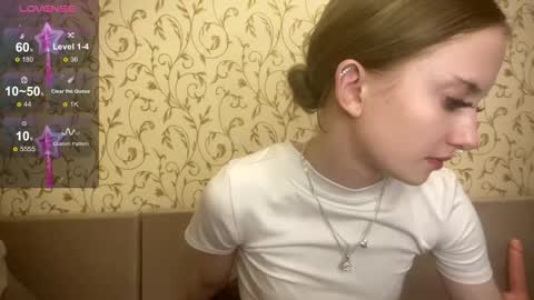 kittywithu online show from 17, 9, 2025