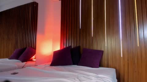 Kitty Hill online show from 6, 3, 2025