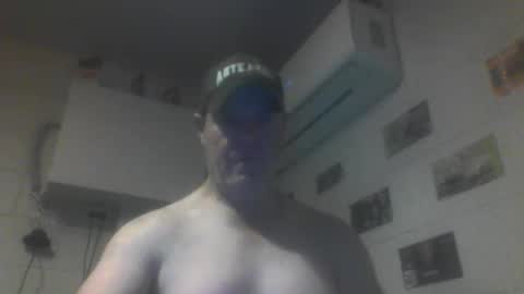 Snapshot of kiwiguy19773 chatting on 1, 6, 2026 kiwiguy19773 online show from 1, 6, 2026