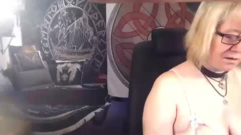 Michelle online show from 23, 2, 2025