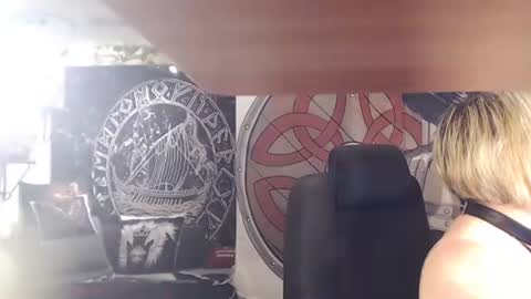 Michelle online show from 28, 2, 2025