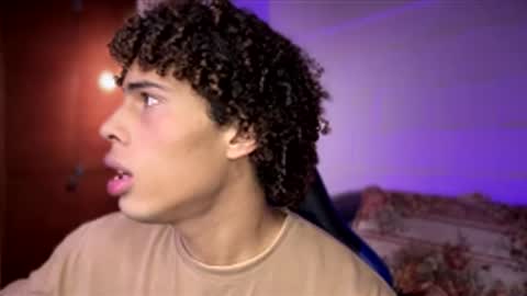 Snapshot of kleo_helenos chatting on 1, 12, 2025 KLEO online show from 1, 12, 2025