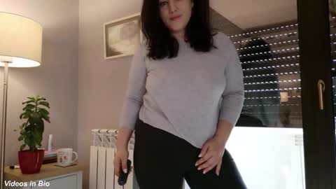 Snapshot of kleospassion chatting on 6, 11, 2025 Kleospassion online show from 6, 11, 2025