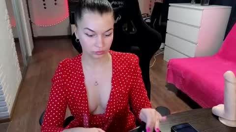 Snapshot of kleoxxx chatting on 12, 3, 2025 Alisa. online show from 12, 3, 2025