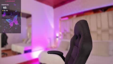 Snapshot of kleverly_manson1 chatting on 12, 9, 2025 online show from 12, 9, 2025