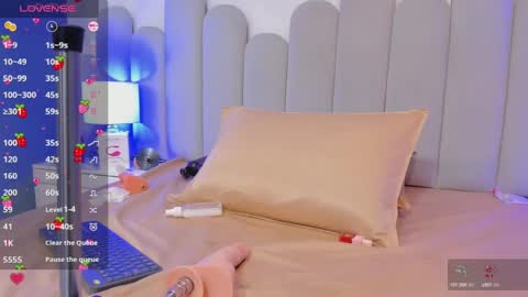 Kloe  Valkova online show from 2, 3, 2025