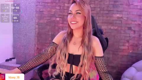 Snapshot of kloey_hoot chatting on 26, 9, 2025 Kloey online show from 26, 9, 2025