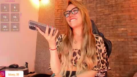 Snapshot of kloey_hoot chatting on 10, 10, 2025 Kloey online show from 10, 10, 2025