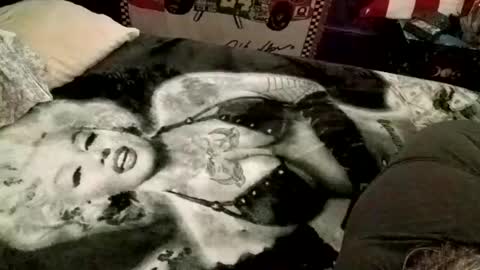 Snapshot of knock2wice1975 chatting on 12, 1, 2025 knock2wice1975 online show from 12, 1, 2025