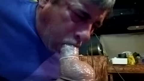 Snapshot of knock2wice1975 chatting on 22, 11, 2025 knock2wice1975 online show from 22, 11, 2025