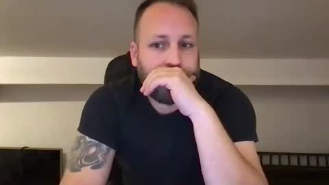 Snapshot of kobasic chatting on 3, 1, 2025 hugo online show from 3, 1, 2025