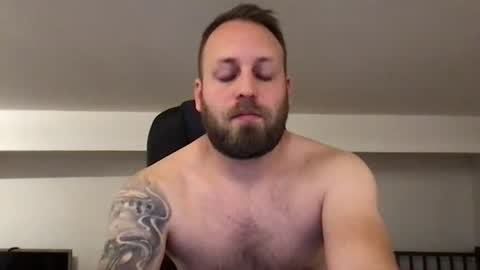 Snapshot of kobasic chatting on 5, 1, 2025 hugo online show from 5, 1, 2025