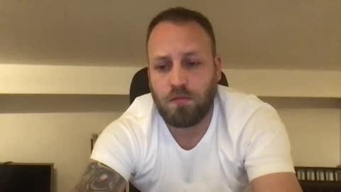 Snapshot of kobasic chatting on 26, 2, 2025 hugo online show from 26, 2, 2025