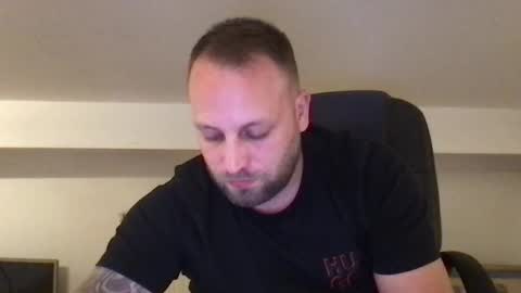 Snapshot of kobasic chatting on 13, 10, 2025 hugo online show from 13, 10, 2025