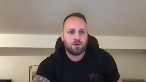 Snapshot of kobasic chatting on 16, 11, 2025 hugo online show from 16, 11, 2025