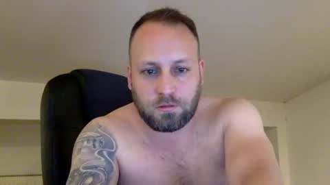 Snapshot of kobasic chatting on 14, 12, 2025 hugo online show from 14, 12, 2025