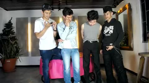 Snapshot of kobayaske chatting on 2, 12, 2025 kobayaske online show from 2, 12, 2025