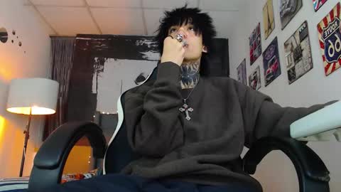 Snapshot of koryu_skull chatting on 23, 12, 2025 KORYU online show from 23, 12, 2025