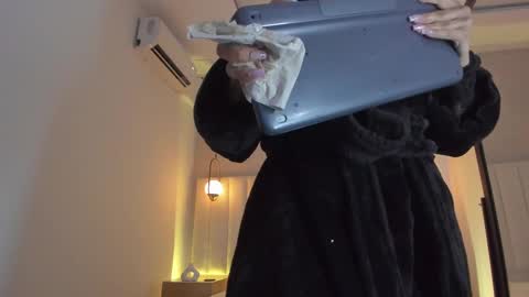 Snapshot of kosmic_21 chatting on 28, 2, 2025 K O S M I C online show from 28, 2, 2025