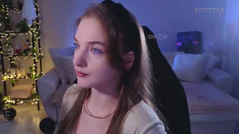 Snapshot of kottyaa_ch chatting on 7, 11, 2025 Kottyaa cb FOLLOWING online show from 7, 11, 2025