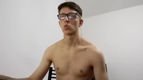 Snapshot of kpo10 chatting on 8, 1, 2025 Facu online show from 8, 1, 2025