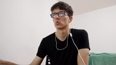 Snapshot of kpo10 chatting on 4, 3, 2025 Facu online show from 4, 3, 2025