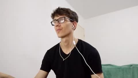 Snapshot of kpo10 chatting on 8, 3, 2025 Facu online show from 8, 3, 2025