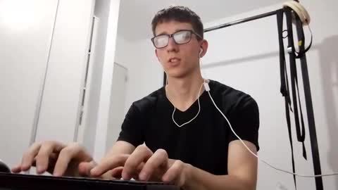 Snapshot of kpo10 chatting on 23, 12, 2025 Facu online show from 23, 12, 2025