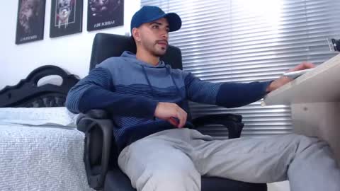 Snapshot of kratoswolf chatting on 16, 4, 2026 kratoswolf online show from 16, 4, 2026