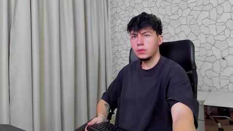 Snapshot of krewvaughn chatting on 16, 10, 2025 KrewVaughn online show from 16, 10, 2025