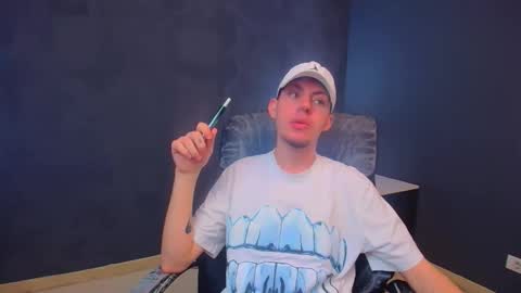 Snapshot of krewvaughn chatting on 10, 3, 2026 KrewVaughn online show from 10, 3, 2026