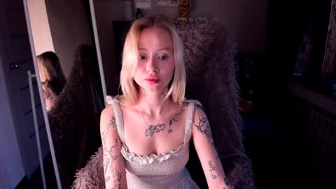 Snapshot of kris_grant chatting on 5, 2, 2025 kris_grant online show from 5, 2, 2025