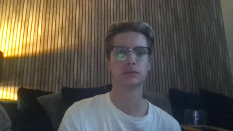 krisl77 online show from 8, 4, 2026