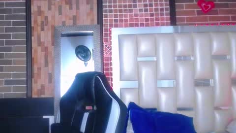 Snapshot of kriss_sweetboobs chatting on 23, 2, 2025 kriss_sweetboobs online show from 23, 2, 2025